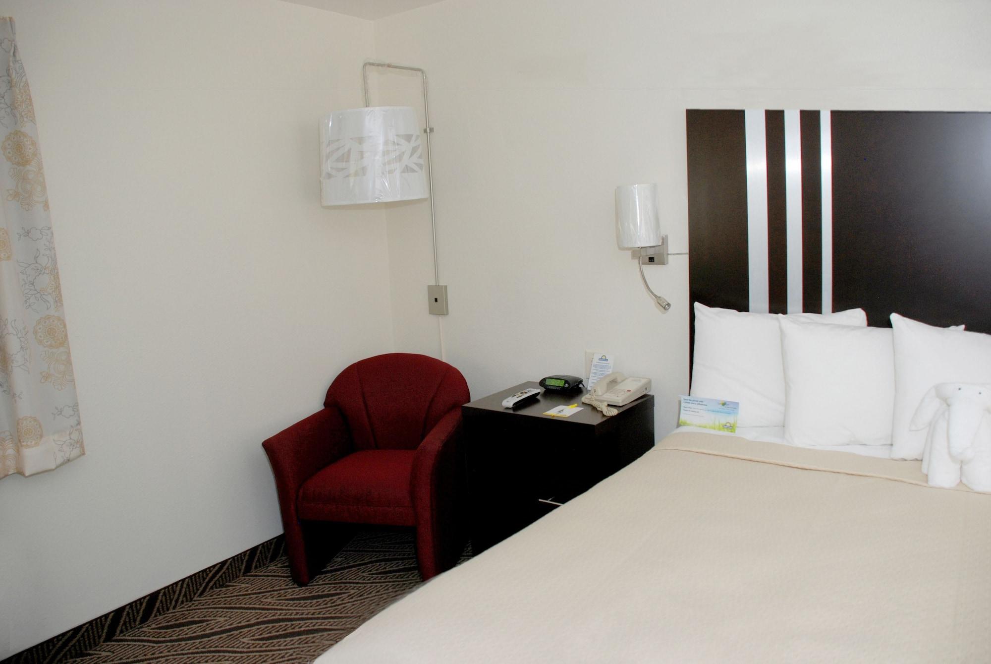 Days Inn By Wyndham Dyersburg Exteriér fotografie